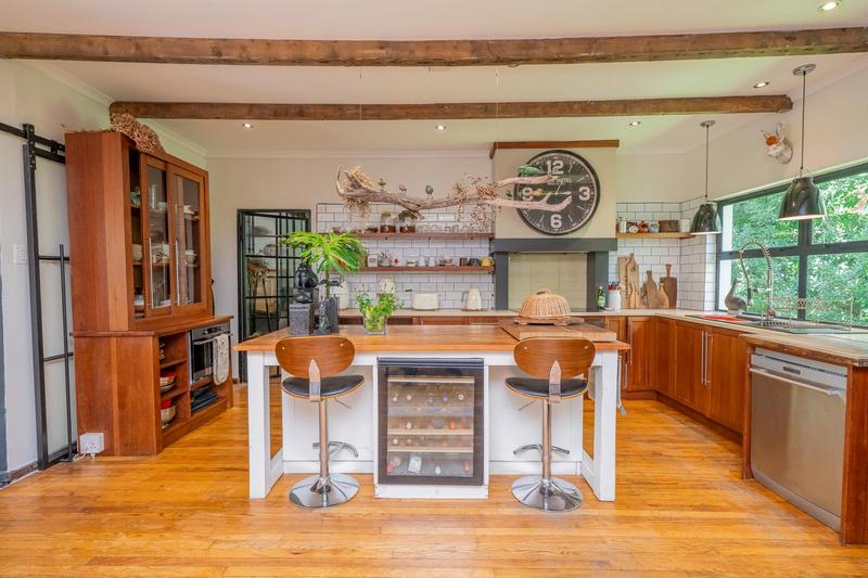 7 Bedroom Property for Sale in Somerset West Western Cape